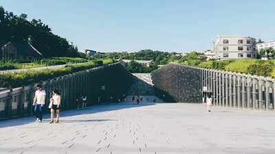 韩国景点，咖啡屋，旅游胜地，餐厅，书店，。。。