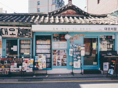 韩国景点，咖啡屋，旅游胜地，餐厅，书店，。。。