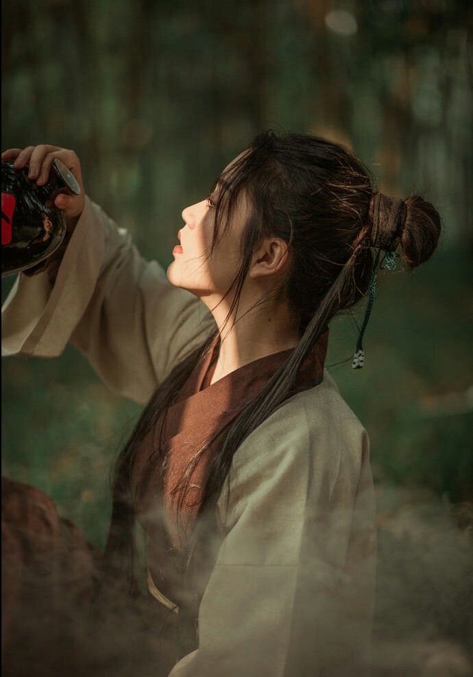 一川烟草，满城风絮，梅子黄时雨。
