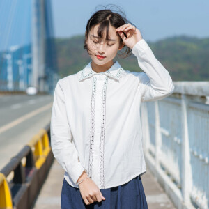 2017春装日系小清新文艺绣花领图腾长袖白衬衫百搭显瘦衬衣女