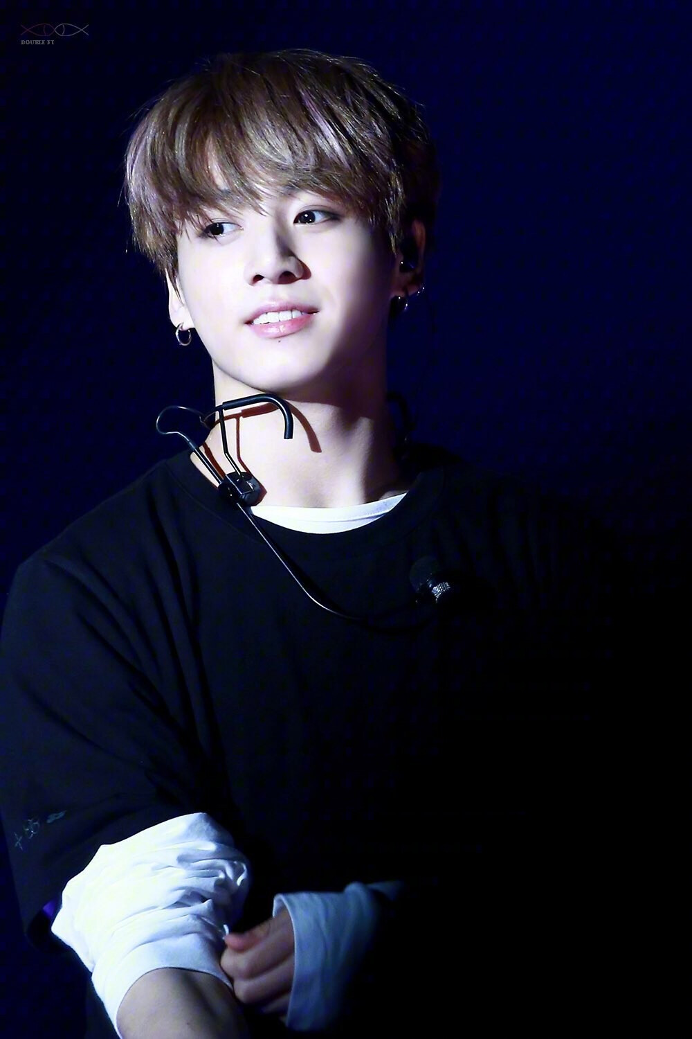 防弹少年团 BTS 방탄소년단 金南俊 Rap Monster 金硕珍 JIN 闵玧其 SUGA 郑号锡 J-HOPE 朴智旻 JIMIN 金泰亨 V 田柾国 JungKook ＃ 防弹少年团 壁纸 头像 背景图 表情包 平铺 相关图集搜集