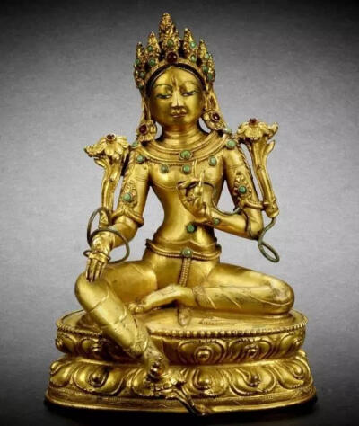 西藏博物馆藏品
绿度母鎏金铜坐像