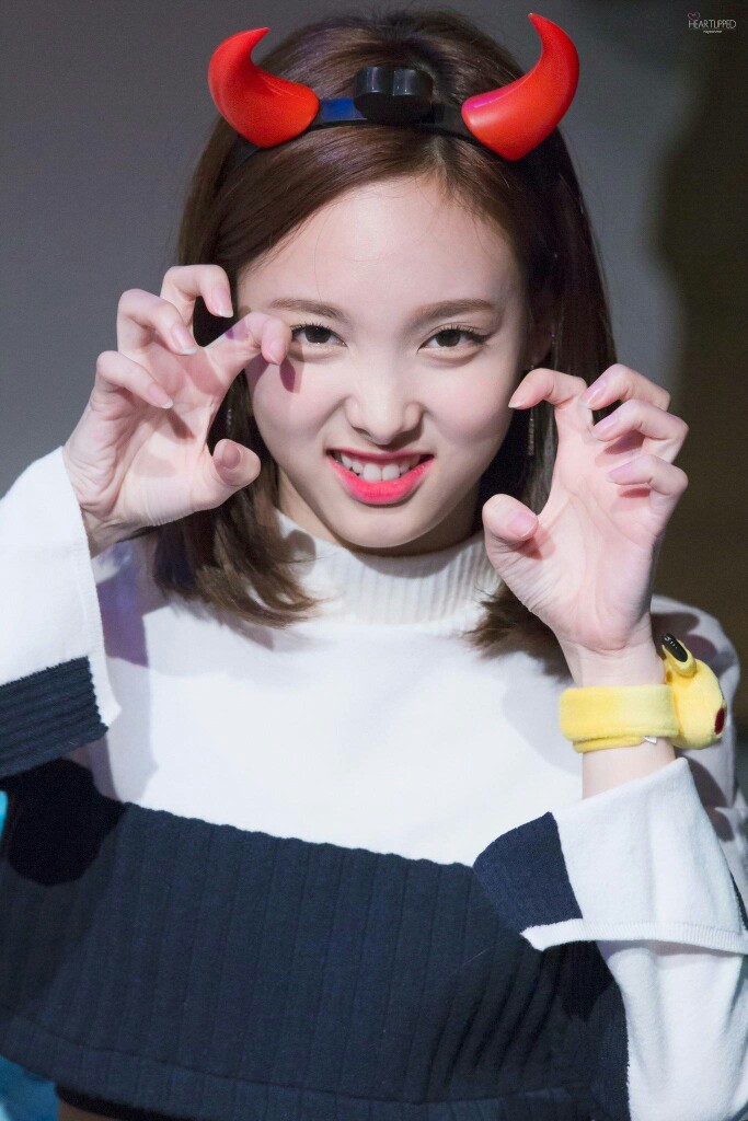 ［禁二］林娜琏，1995年9月22日出生于韩国首尔特别市江东区，韩国女歌手，女子演唱组合TWICE成员。