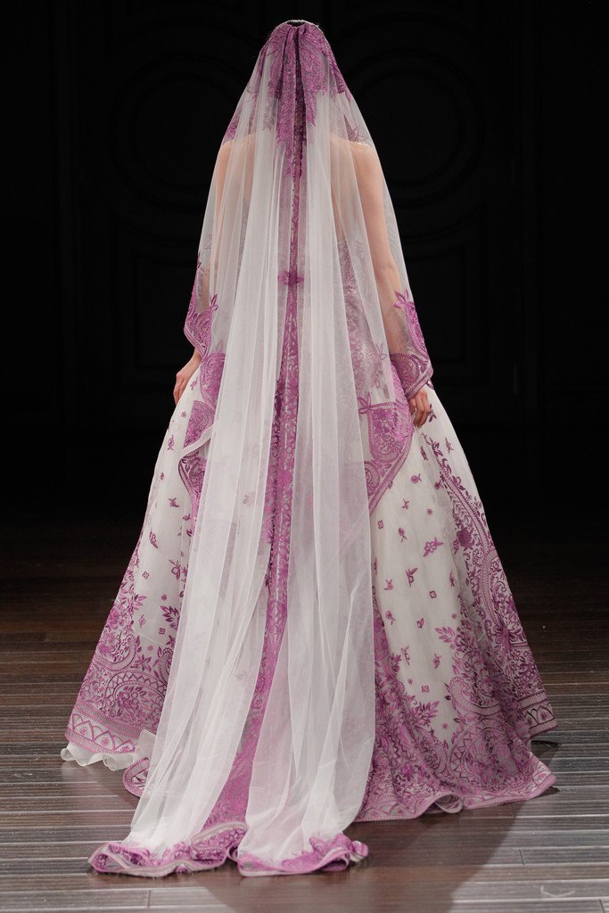 Naeem Khan（纳伊·姆汗）于纽约婚纱周发布2017春夏婚纱系列