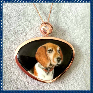 狗狗吊坠，准备去镶嵌的瓷片，，，，，这个你懂，俺就不絮叨了，不明白加我微信S32889826或
网站：https://jinzhi.1688.com/?spm=a2615.7691481.0.0.dcox3Y