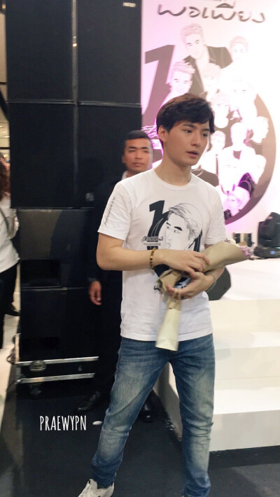 KristPerawat 泰剧一年生 暖暖 阿日学长 Arthit 王慧侦
cr.twitter