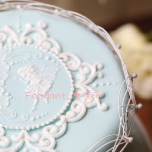 Fondant_唐佳丽微博：Fondant_唐佳丽 美食 翻糖花卉 豆沙裱花 微博 Fondant_唐佳丽
皇室糖霜 http://weibo.com/5446399679/profile?topnav=1&wvr=6