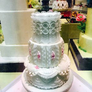 微博：Fondant_唐佳丽 美食 翻糖花卉 豆沙裱花 微博 Fondant_唐佳丽
皇室糖霜 http://weibo.com/5446399679/profile?topnav=1&wvr=6