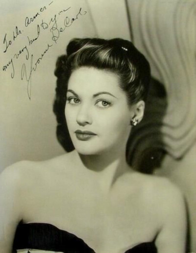 好莱坞红唇丽影之Yvonne De Carlo