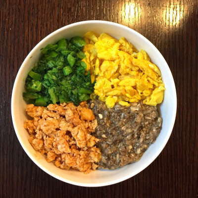 四色丼