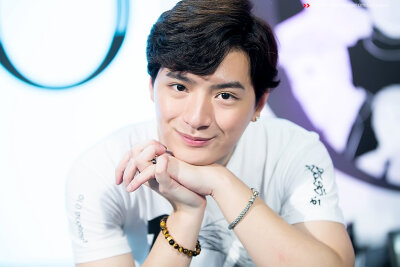 KristPerawat 泰剧一年生 暖暖 阿日学长 Arthit 王慧侦
cr.twitter