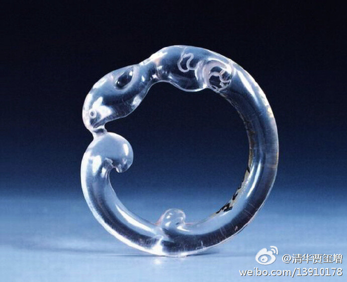 鹦鹉形水晶环（南京将军山沐英家族墓之沐启元墓出土），现藏南京市博物馆