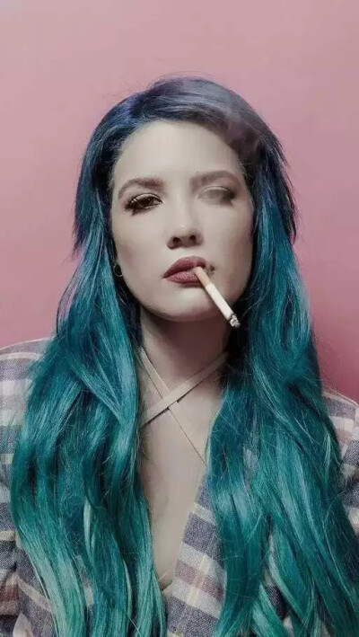 Halsey
不能再愛她了
比哈特??