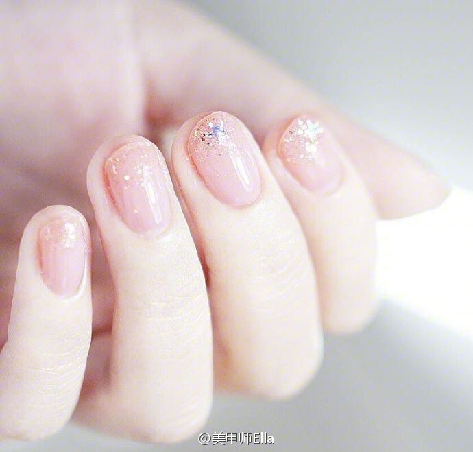 气质美甲推荐 ​​​​