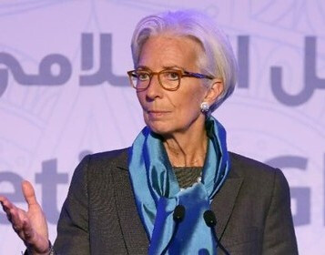 Christine Lagarde，职业装穿得最美的女性之一