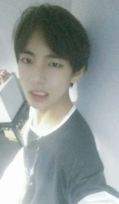 防弹少年团BTS v_v泰亨