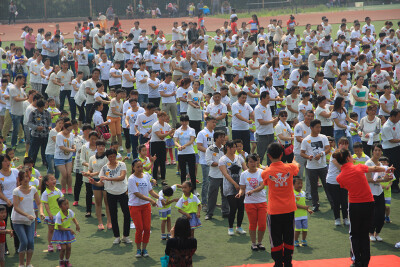 世纪万成教育河南新乡大型亲子运动会