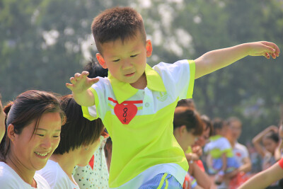 世纪万成教育大型幼儿亲子活动