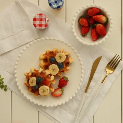 肆月 北欧简约白色陶瓷碗珍珠边平盘小碗早餐盘甜品盘水果甜品碗