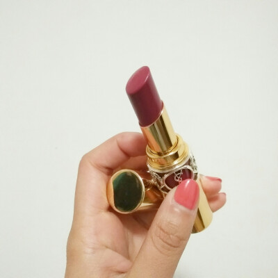 忘记什么颜色了反正味道不喜欢
晕车的感觉