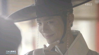 。倾世的颜值。。