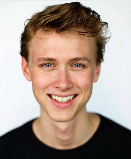 Henrik holm skam even 挪威撩神
壁纸