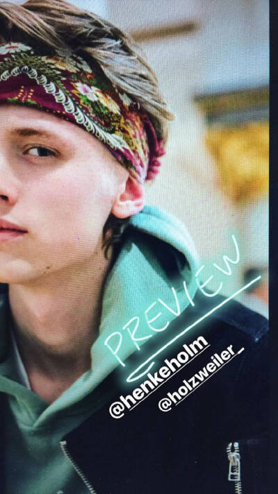 Henrik holm skam
even