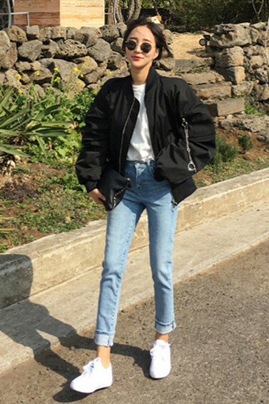 韩版宽松短外套、韩版高腰牛仔裤