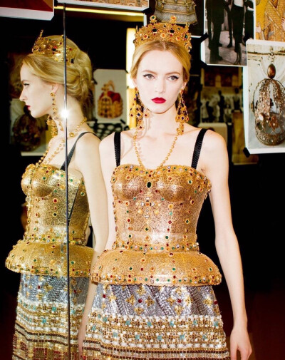 Daria Strokous在Dolce&Gabbana F/W 2013的经典造型