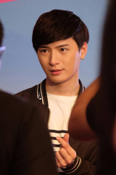 KristPerawat 泰剧一年生 暖暖 阿日学长 Arthit 王慧侦
cr.twitter