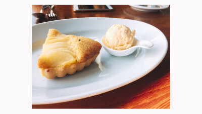 apple pie with ice cream