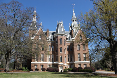 Godsey Administration Building. Photo by Jiali Chen at Mercer University, Macon GA, USA.