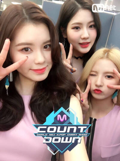 gugudan 郑美美（Mimi）、Hana、韩海彬、金娜英、金世正 金世静、刘些宁（Sally）、张昭真（Soyee）、姜美娜 康美娜（Mina）、赵慧妍