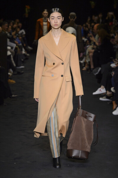 LOEWE FALL 2017 FASHION SHOW