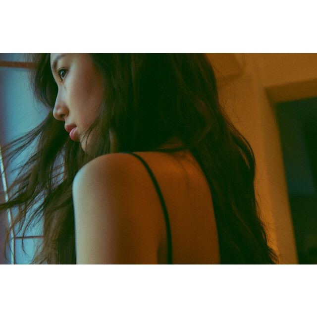 【头像】by初见你929
微信：Leejongsuk497 分享最新高清壁纸/头像/调色/教程