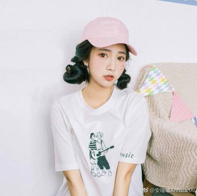 安暖曦AnNuanXi图片源于微博。女生头像。