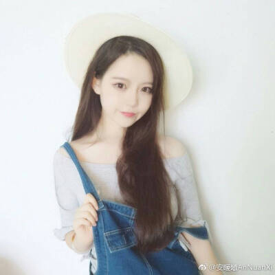 安暖曦AnNuanXi图片源于微博。女生头像。