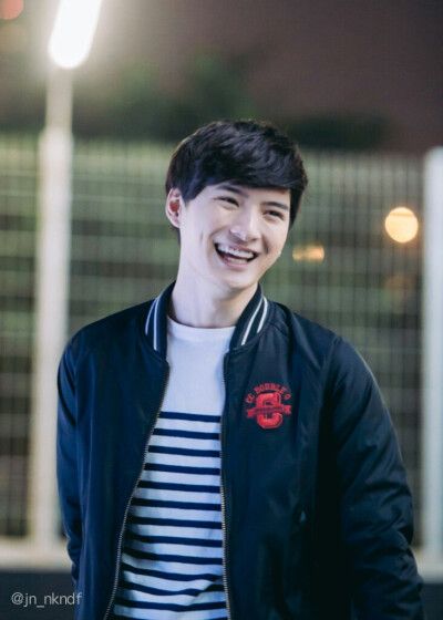 KristPerawat 泰剧一年生 暖暖 阿日学长 Arthit 王慧侦
cr.twitter