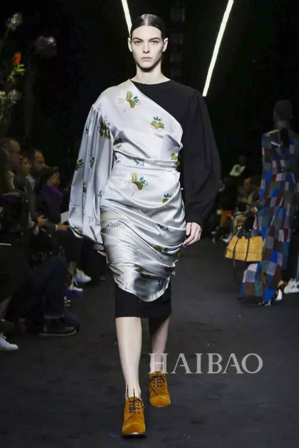 2017秋冬巴黎时装周：罗意威 (Loewe) 