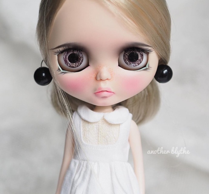 转载自微博：Blythe_world by Another Blythe ​ ​​​​ 