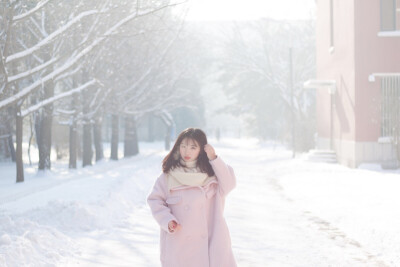 日系妆容 中长发 空气刘海 雪