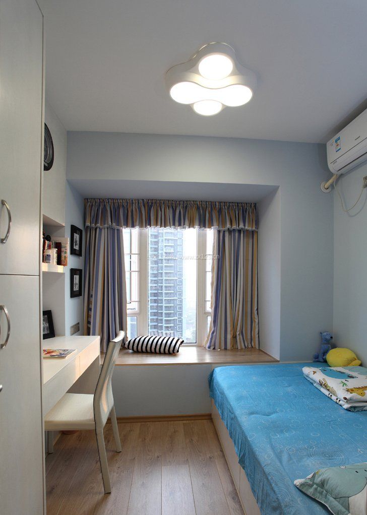 简单卧室飘窗窗帘装饰装修效果图