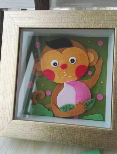 胎毛画，不织布，有桃吃的小猴子