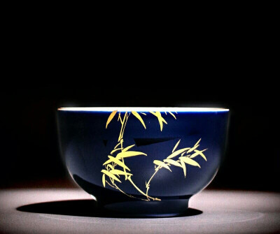 手绘祭蓝釉描金梅兰竹菊霁蓝茶杯