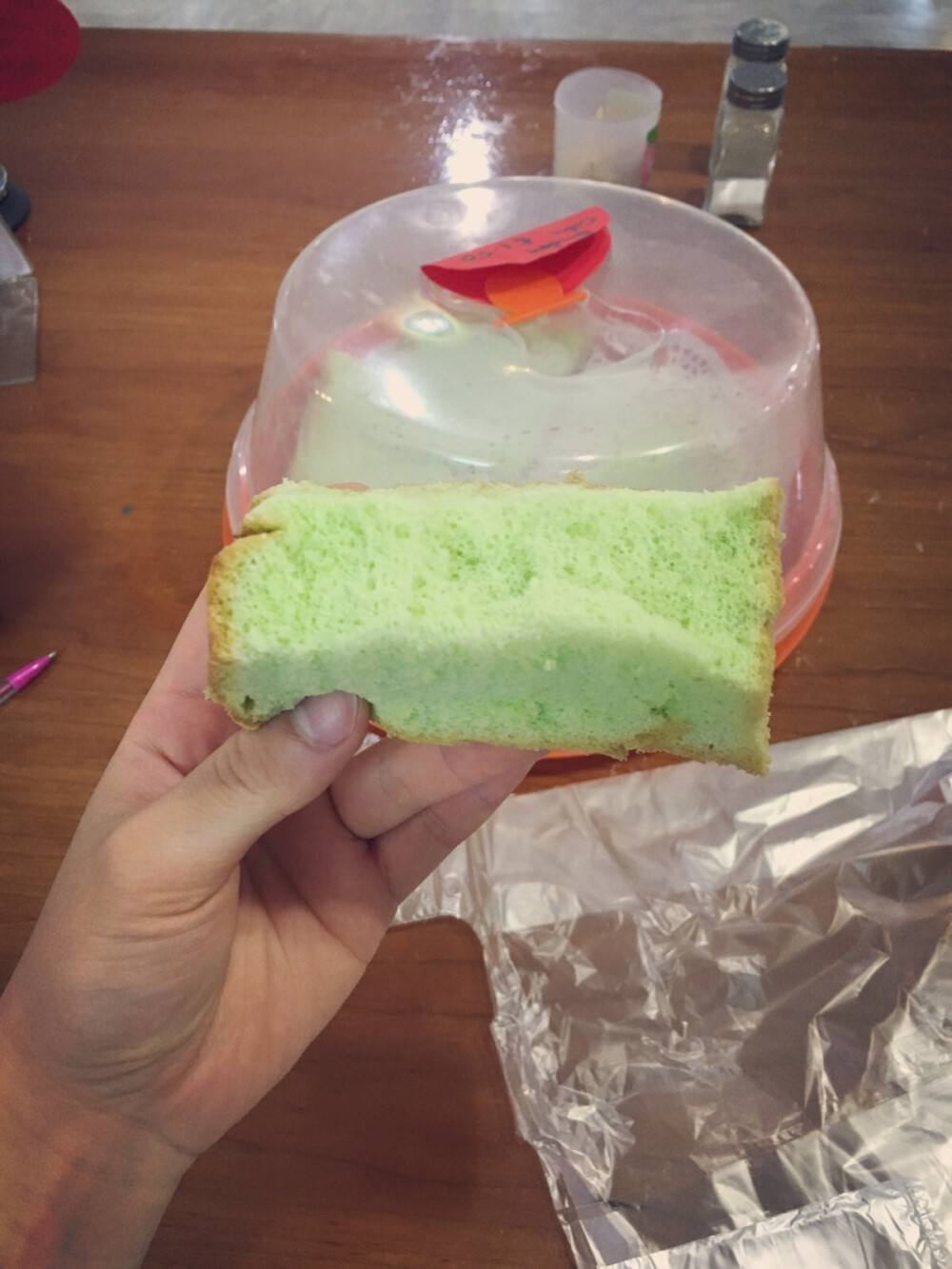 星马小食 Pandan cake。网红绿蛋糕哈哈