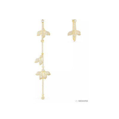 APM Monaco florale系列不对称金黄色花型耳环，RMB2960。