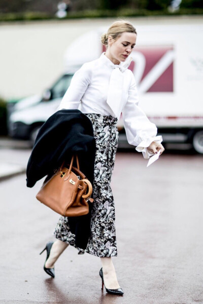 PARIS FASHION WEEK FALL 2017 STREET STYLE 