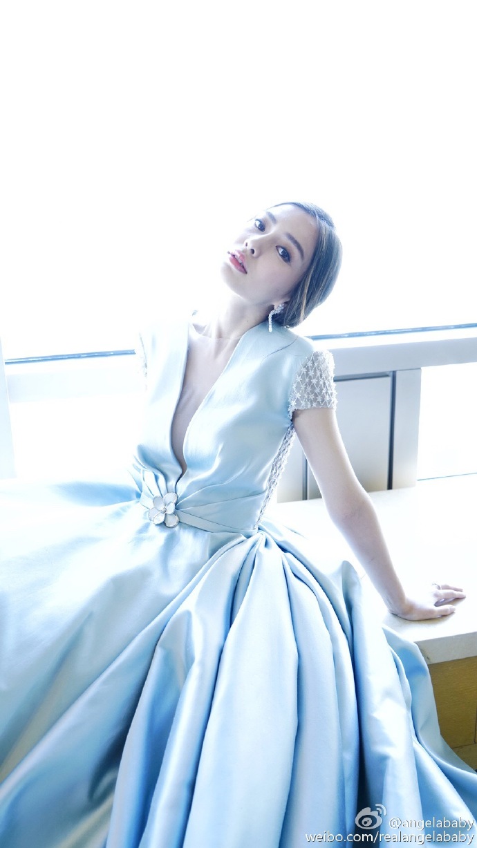 Angelababy 2016年度华谊浩瀚战略发布会在北京举行