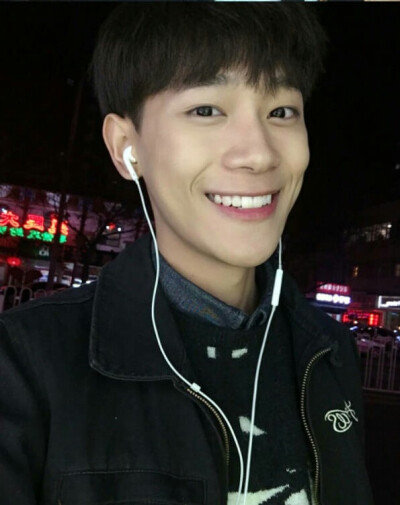 笑容最好看的小哥哥