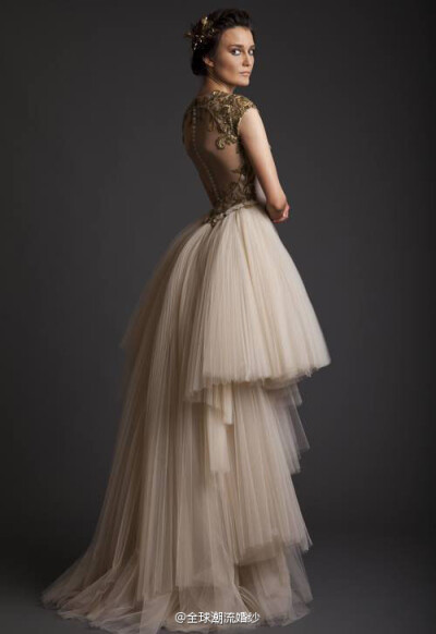 Krikor Jabotian 2014 SS｜师从Elie Saab的黎巴嫩年轻设计师Krikor Jabotian，设计的这一系列充满了高傲又奢华的宫廷女王气势，美die了~ ​